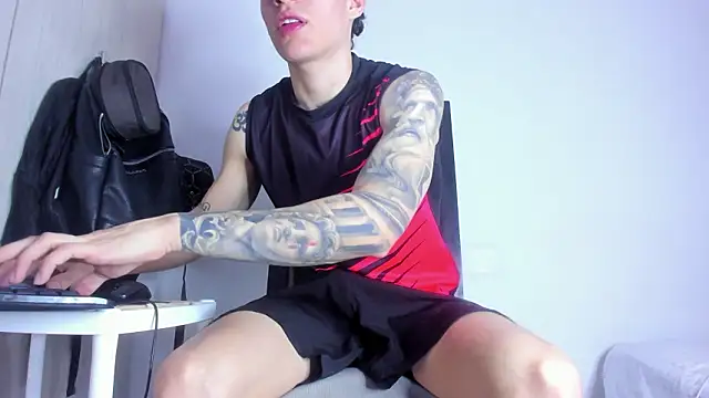 Snapshot of enzo_bvlgari chatting on 02/19/26, 03:20 enzo bvlgari online show from 02/19/26, 03:20