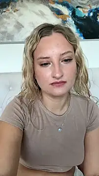 Snapshot of MileySummer chatting on 10/10/25, 06:36 MileySummer online show from 10/10/25, 06:36