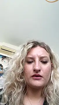 Snapshot of MileySummer chatting on 09/23/25, 09:16 MileySummer online show from 09/23/25, 09:16