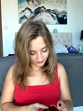 Snapshot of MileySummer chatting on 10/25/25, 10:36 MileySummer online show from 10/25/25, 10:36