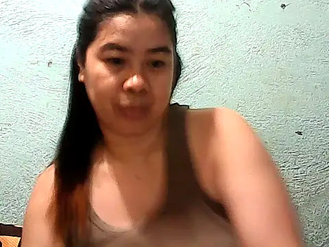 Snapshot of Totally_Naked69 chatting on 07/15/26, 05:58 Totally Naked69 online show from 07/15/26, 05:58