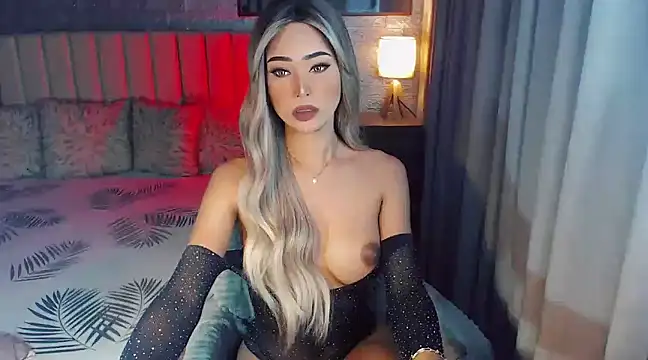 Snapshot of Miss_Amandaversace chatting on 01/27/25, 01:30 Miss Amandaversace online show from 01/27/25, 01:30
