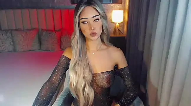 Snapshot of Miss_Amandaversace chatting on 01/28/25, 07:10 Miss Amandaversace online show from 01/28/25, 07:10