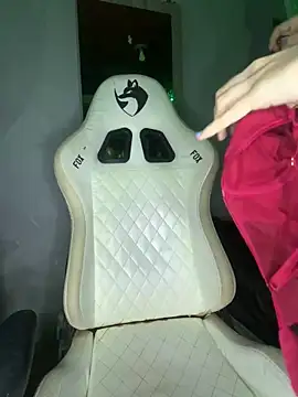 bunnydark00 online show from 04/14/26, 04:06