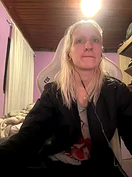 bunnydark00 online show from 11/08/25, 02:37