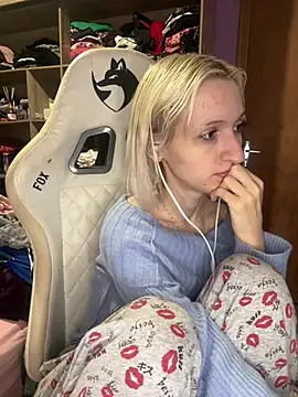 bunnydark00 online show from 05/03/26, 08:23