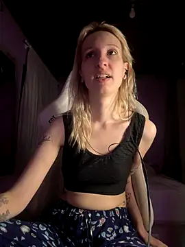 bunnydark00 online show from 12/20/25, 12:35