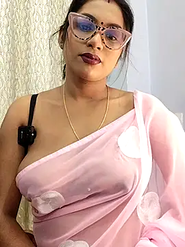 Queen Dolly online show from 02/06/26, 05:31