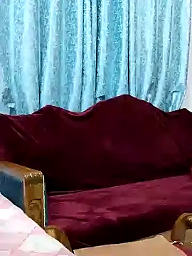 Snapshot of Queen_Dolly chatting on 12/25/24, 05:58 Queen Dolly online show from 12/25/24, 05:58