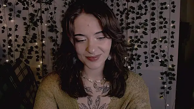 Snapshot of risha_laas chatting on 11/15/25, 08:13 risha laas online show from 11/15/25, 08:13