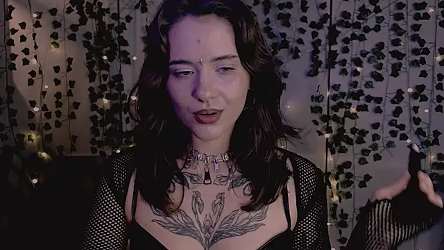 Snapshot of risha_laas chatting on 11/28/25, 07:58 risha laas online show from 11/28/25, 07:58