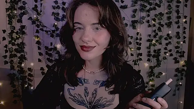 Snapshot of risha_laas chatting on 10/17/25, 08:10 risha laas online show from 10/17/25, 08:10