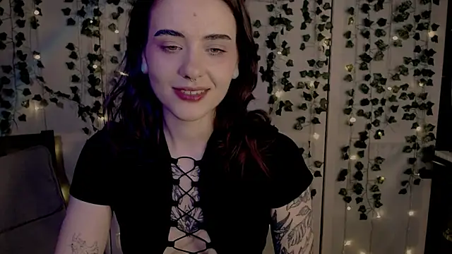 Snapshot of risha_laas chatting on 03/21/25, 10:39 risha laas online show from 03/21/25, 10:39