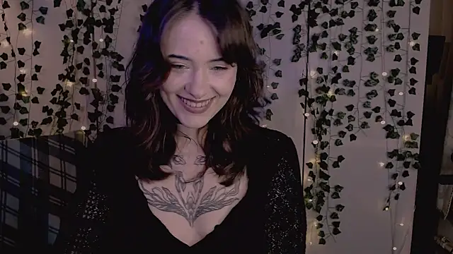 Snapshot of risha_laas chatting on 11/19/25, 08:09 risha laas online show from 11/19/25, 08:09