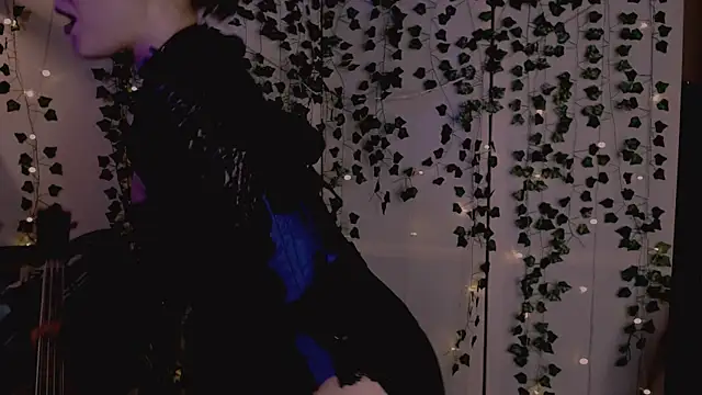 Snapshot of risha_laas chatting on 10/10/25, 08:31 risha laas online show from 10/10/25, 08:31