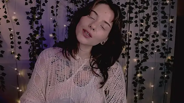 Snapshot of risha_laas chatting on 10/11/25, 08:21 risha laas online show from 10/11/25, 08:21