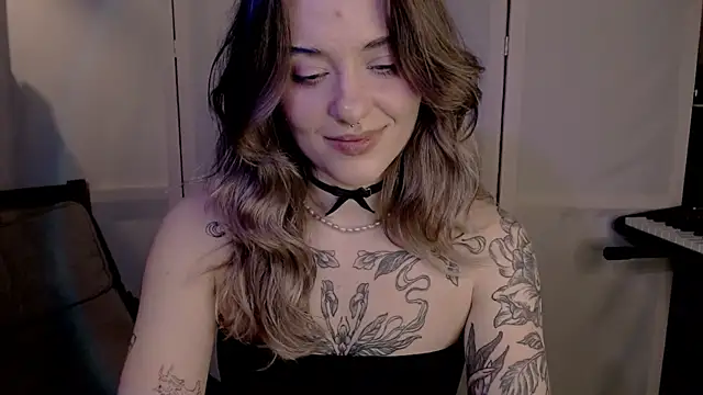 Snapshot of risha_laas chatting on 01/22/25, 10:05 risha laas online show from 01/22/25, 10:05