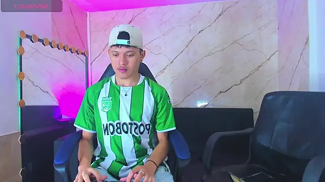 robertsmith 1 online show from 11/18/25, 04:38