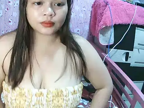 Snapshot of shaira4u chatting on 04/19/26, 03:40 shaira4u online show from 04/19/26, 03:40