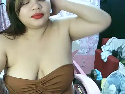 Snapshot of shaira4u chatting on 05/25/26, 03:22 shaira4u online show from 05/25/26, 03:22