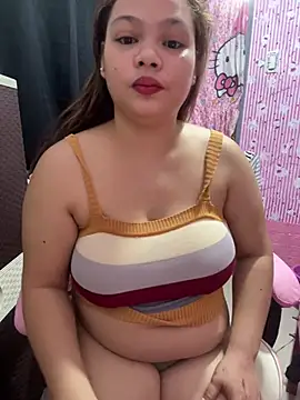 Snapshot of shaira4u chatting on 06/23/26, 01:25 shaira4u online show from 06/23/26, 01:25