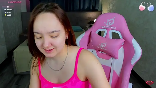 Snapshot of Fera1_Berry chatting on 03/01/25, 12:39 Fera1 Berry online show from 03/01/25, 12:39
