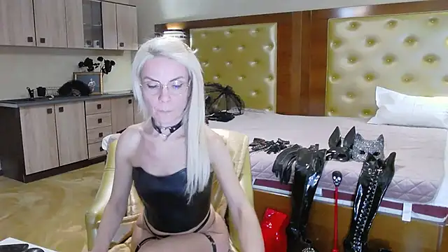 DomCaprisse online show from 10/30/25, 12:03