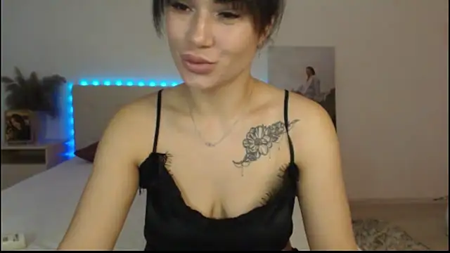 RoxannePure online show from 10/13/25, 04:47