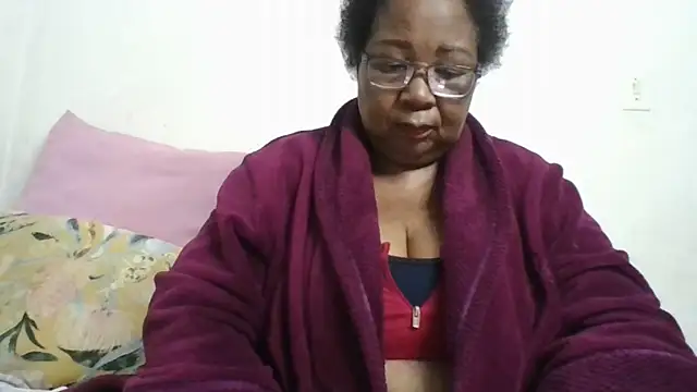 Snapshot of KinkyRicoSaisyours chatting on 06/16/26, 05:35 KinkyRicoSaisyours online show from 06/16/26, 05:35