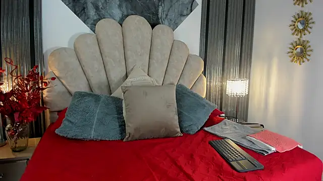 Naughty  Mom online show from 01/13/26, 02:32