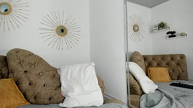 Snapshot of Naughty__Mom chatting on 03/02/25, 06:13 Naughty Mom online show from 03/02/25, 06:13