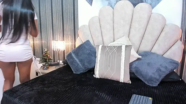 Naughty  Mom online show from 12/19/25, 12:18