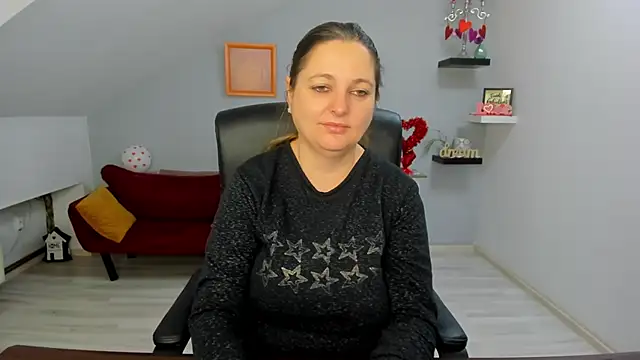 LollaGirl online show from 02/11/26, 04:23