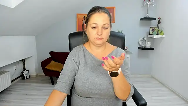 LollaGirl online show from 09/09/25, 03:38