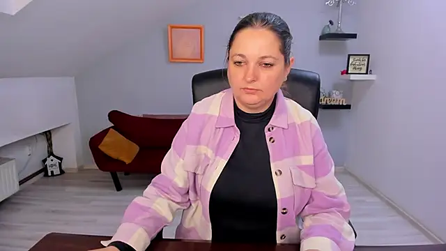 LollaGirl online show from 03/31/26, 03:19