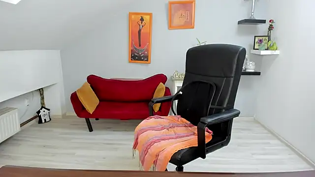 LollaGirl online show from 10/01/25, 03:22