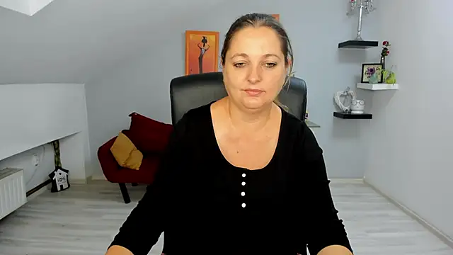 LollaGirl online show from 09/23/25, 03:24