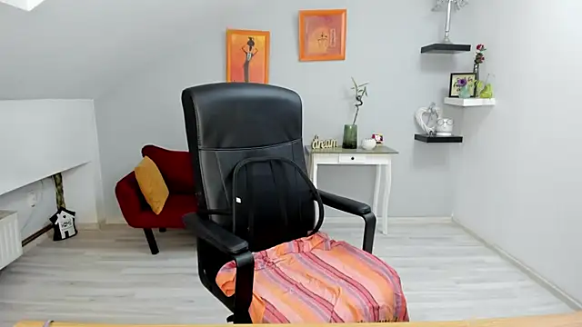 LollaGirl online show from 09/22/25, 03:23