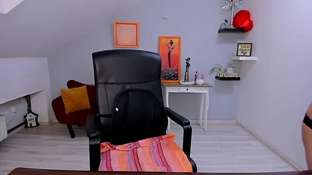 LollaGirl online show from 03/02/26, 04:24