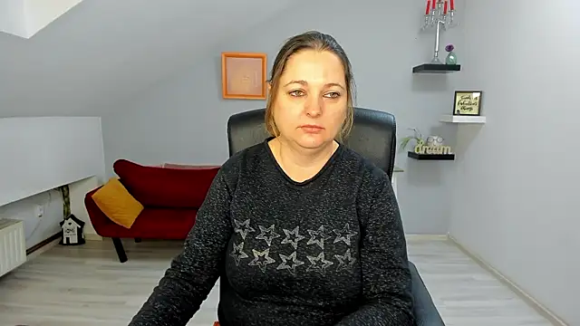 LollaGirl online show from 02/06/26, 04:08