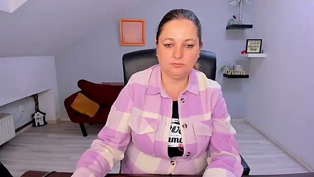 LollaGirl online show from 04/09/26, 03:19