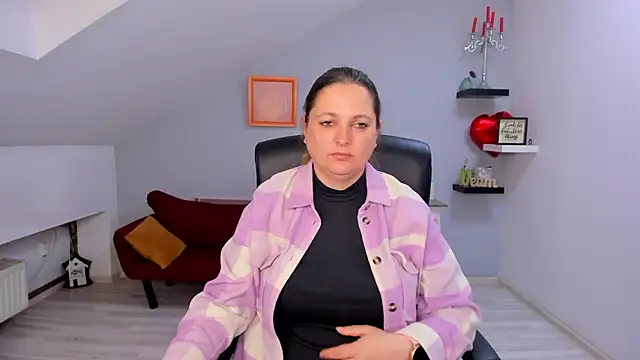 LollaGirl online show from 03/19/26, 04:12