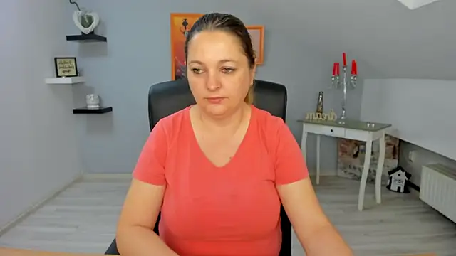 LollaGirl online show from 03/11/25, 04:08