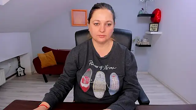 LollaGirl online show from 03/06/26, 04:18