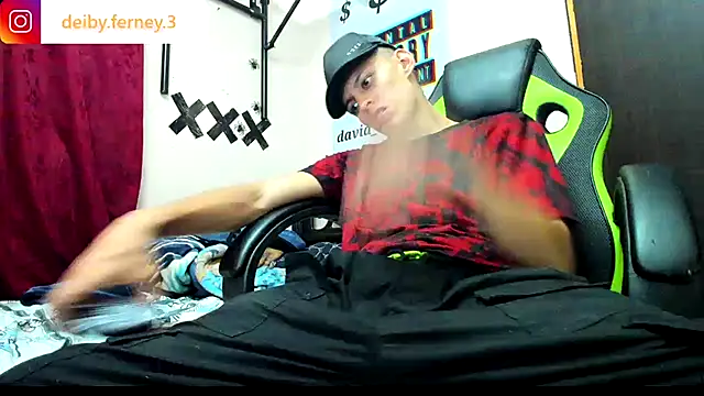 Snapshot of davidlatin66 chatting on 01/28/25, 02:21 davidlatin66 online show from 01/28/25, 02:21