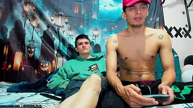 Snapshot of davidlatin66 chatting on 11/04/25, 12:58 davidlatin66 online show from 11/04/25, 12:58