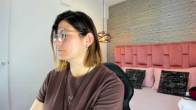 SarahDeyvis online show from 09/29/25, 07:41