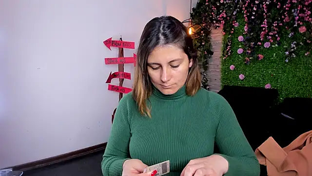 SarahDeyvis online show from 11/05/25, 01:47