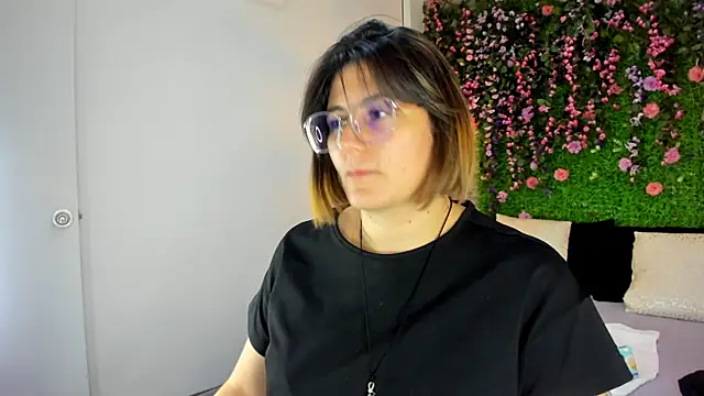 SarahDeyvis online show from 11/27/25, 06:08