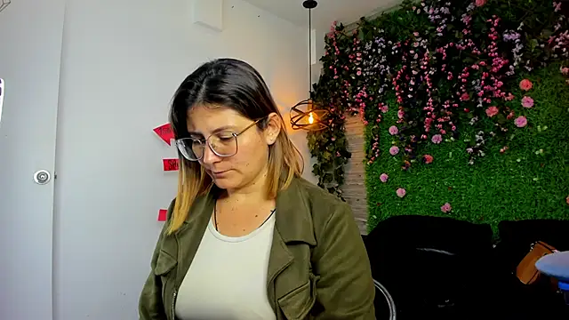 SarahDeyvis online show from 11/03/25, 03:59